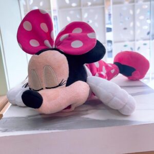 Peluche mickey acostada