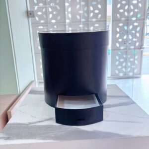 Caja negra con cajón