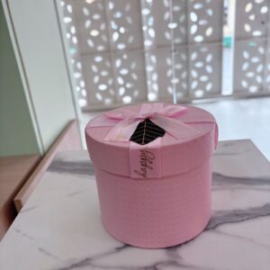 Caja rosada con lazo rosa peq.