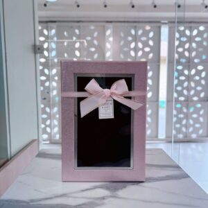 Caja rosa brillosa peq.