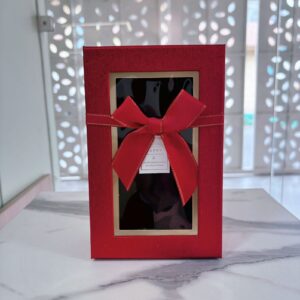 Caja rojo brilloso mediana