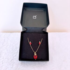 Yanbal set collar y arete