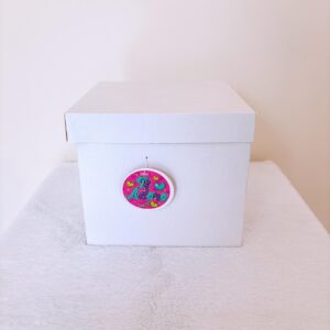 Caja de cartón blanca