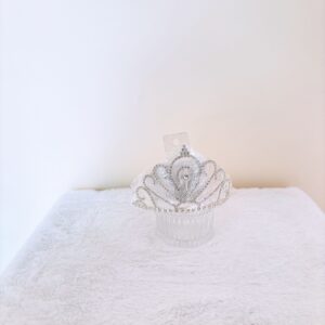 Corona metálica plateada