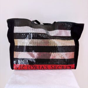 Cartera negra con brillos