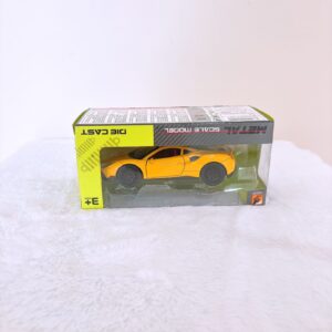 Carro coleccionable amarillo