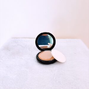 Base compacto en crema