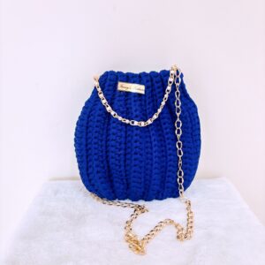 Cartera tejida azul