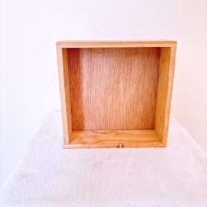 Caja cuadrada mediana