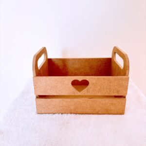 Caja de madera con corazón