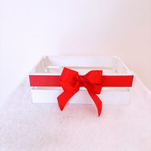 Caja de madera blanca