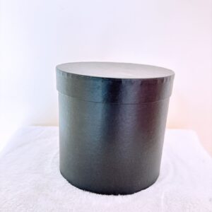 Caja redonda negra pequeña