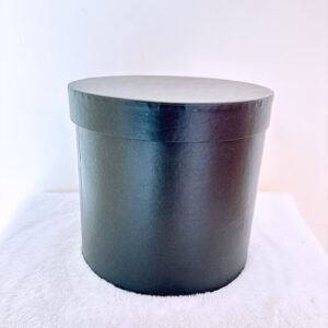 Caja redonda negra grande