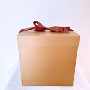 Caja cuadrada café