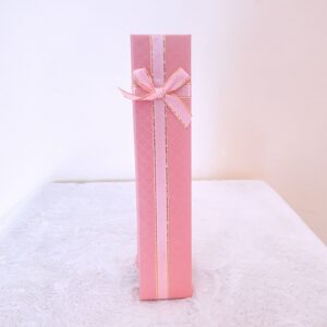 Caja larga rosa