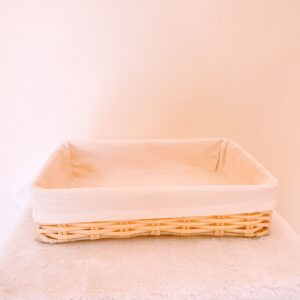 Caja rectangular beige pequeña