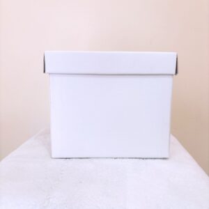 Caja blanca fondo cuadrada