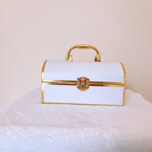Caja cofre blanco