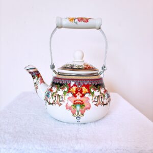Tetera café con flores