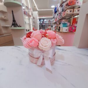 Arreglo de Flores con Velas