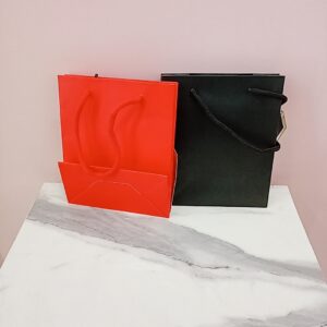 Funda regalo pequeña roja-negra