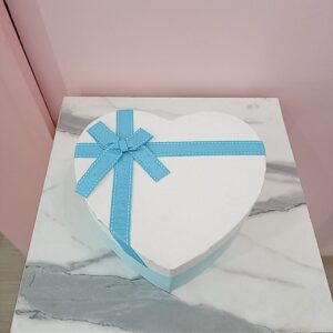 Caja Corazón Celeste y Blanca Peq