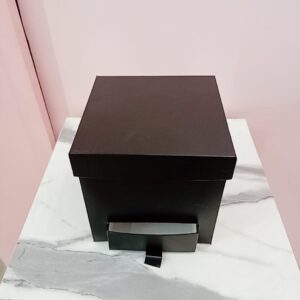 Caja Cuadrada Negra