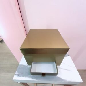 Caja Cuadrada Dorada