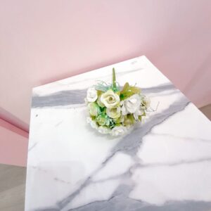 Ramo de Rosas Blanco con Verde Peq