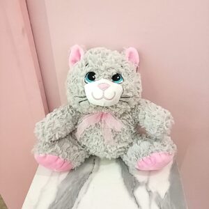 Gata con Lazo Rosa