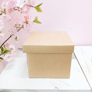 Caja cuadrada cartón