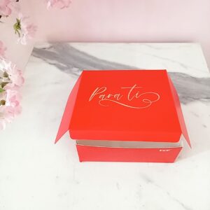 Caja rojo pequeña