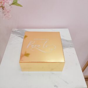 Caja mediana metalizada dorada